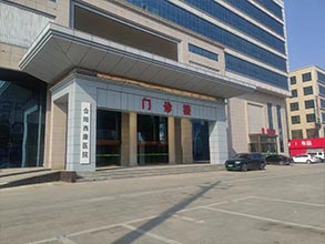 西康醫(yī)院基礎(chǔ)加固及頂升糾偏工程